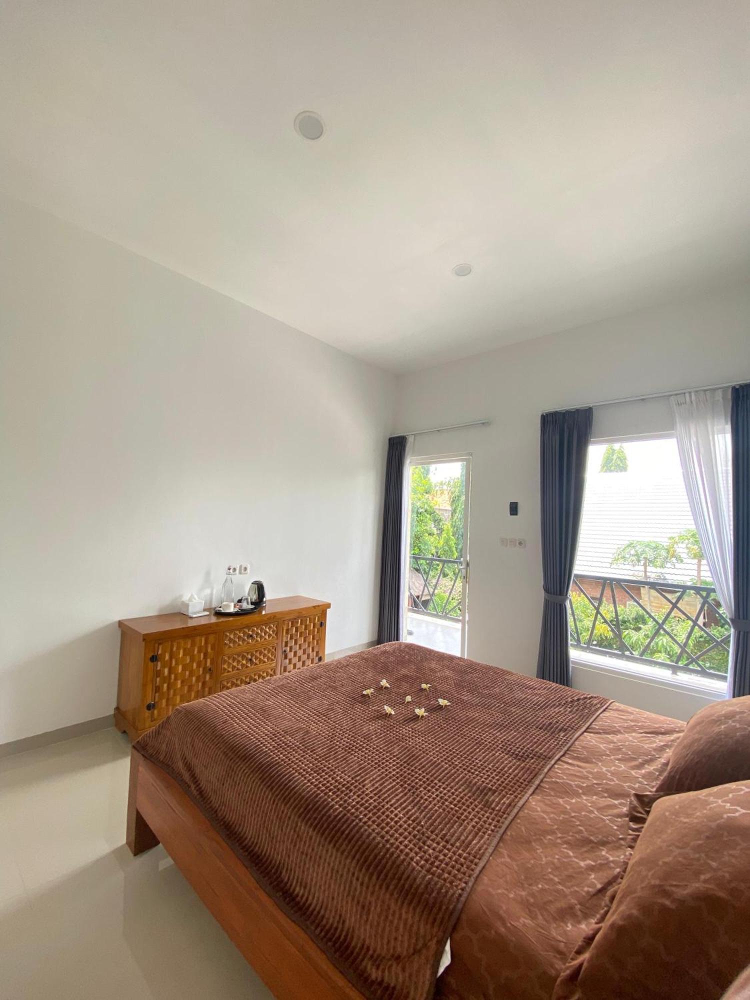 Zavana Rooms & Restaurant Tanjungkarang Eksteriør billede
