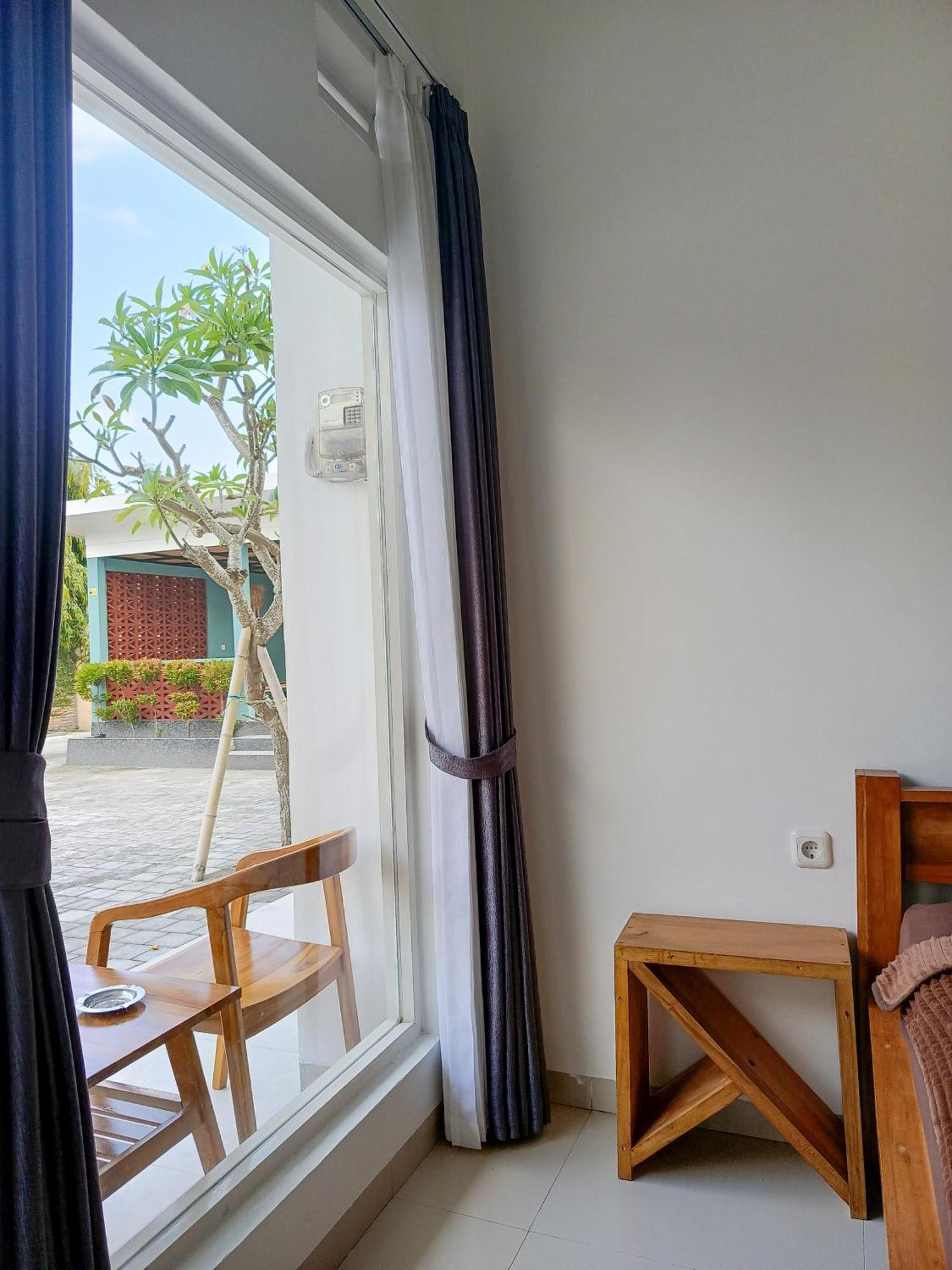 Zavana Rooms & Restaurant Tanjungkarang Eksteriør billede