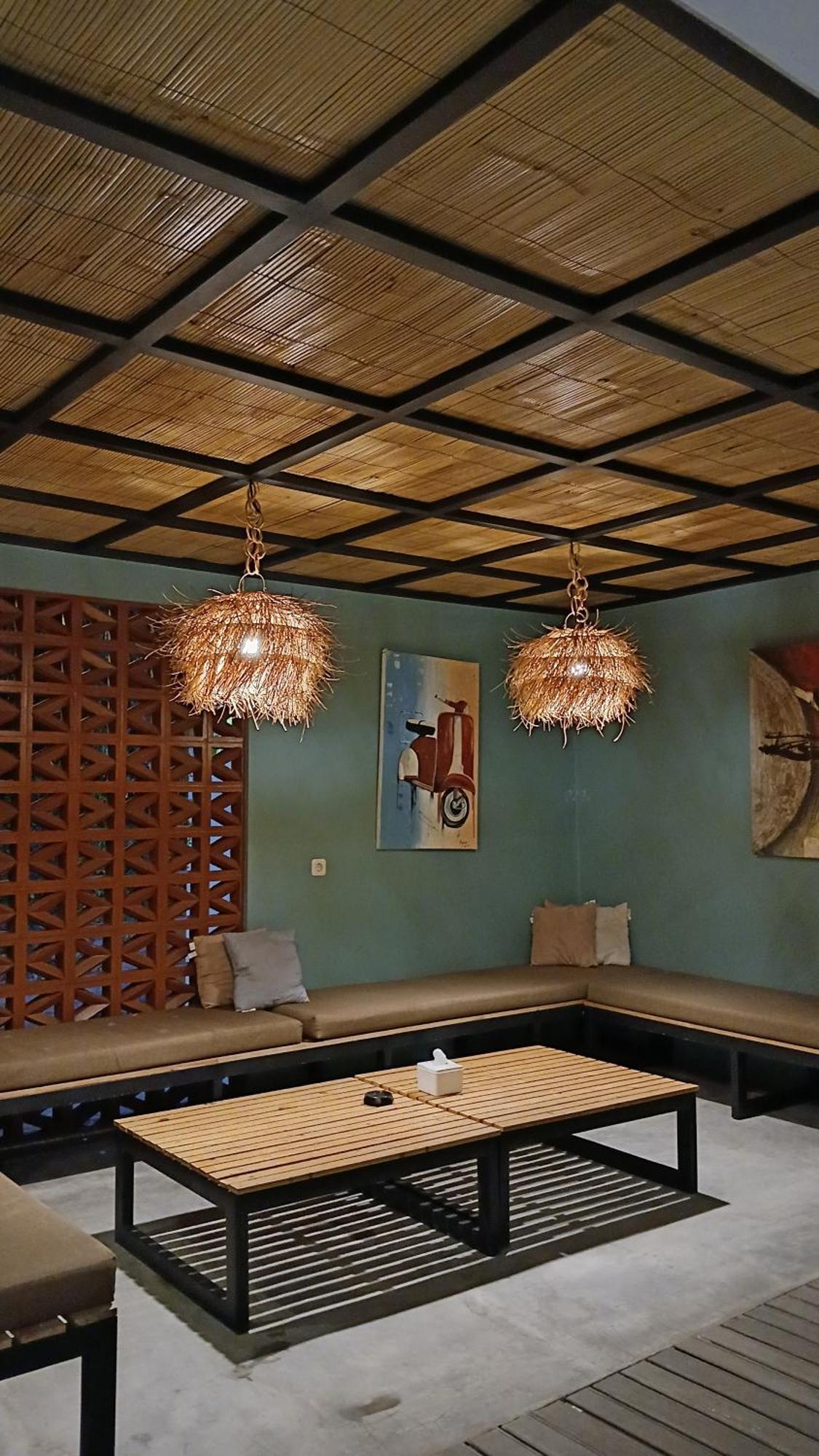 Zavana Rooms & Restaurant Tanjungkarang Eksteriør billede