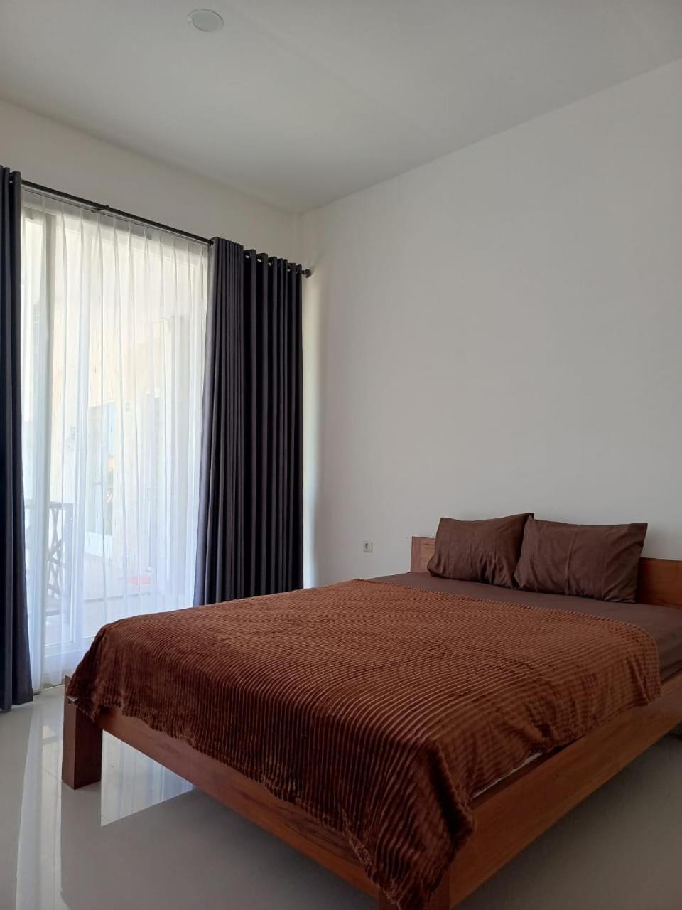 Zavana Rooms & Restaurant Tanjungkarang Eksteriør billede