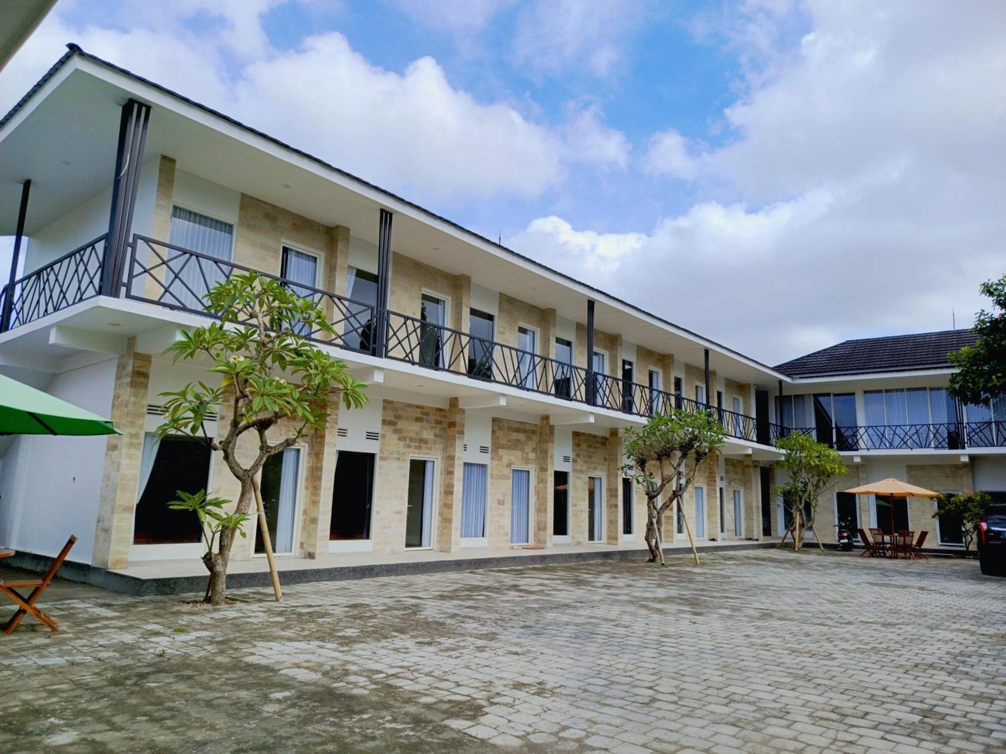 Zavana Rooms & Restaurant Tanjungkarang Eksteriør billede