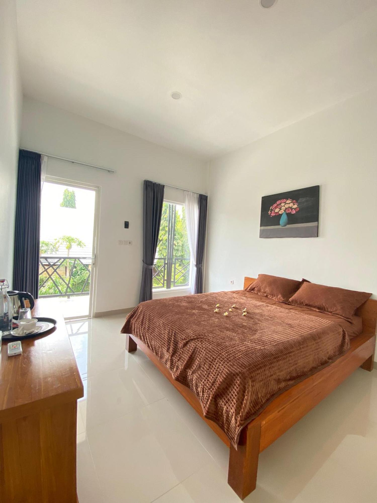 Zavana Rooms & Restaurant Tanjungkarang Eksteriør billede